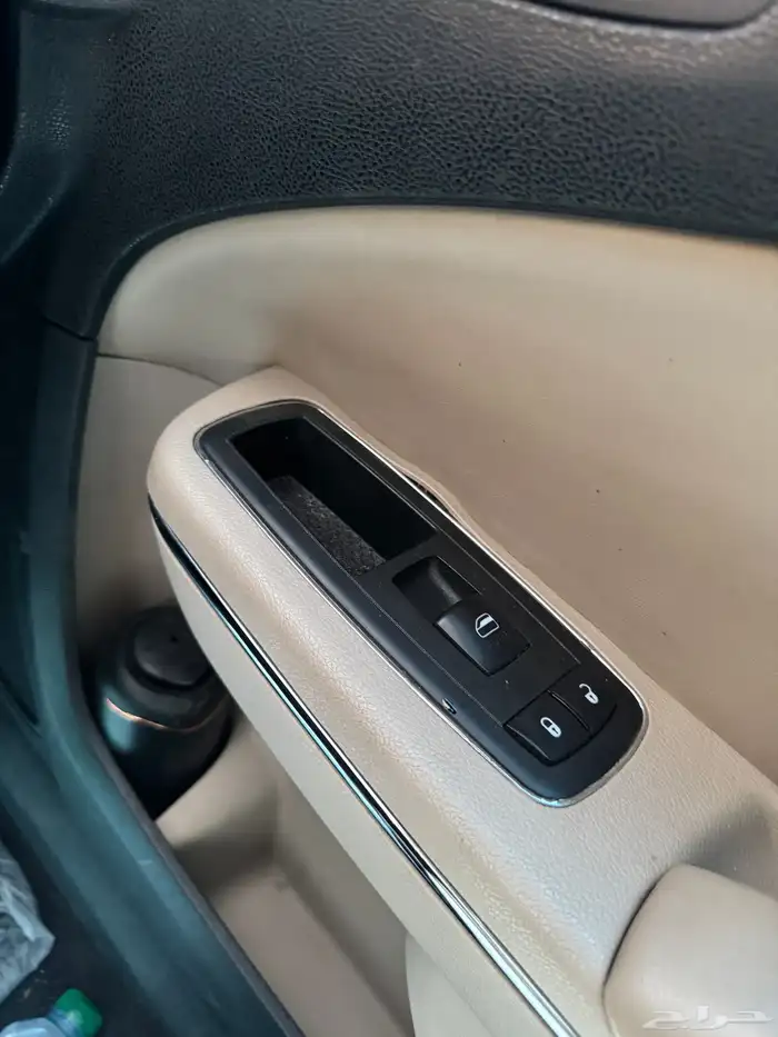 دودج تشارجر 2012  تم وضع الحد 40