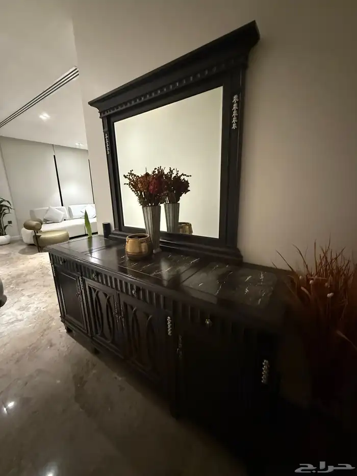 للبيع طاولة طعام مع بوفيه 10 كراسي 5