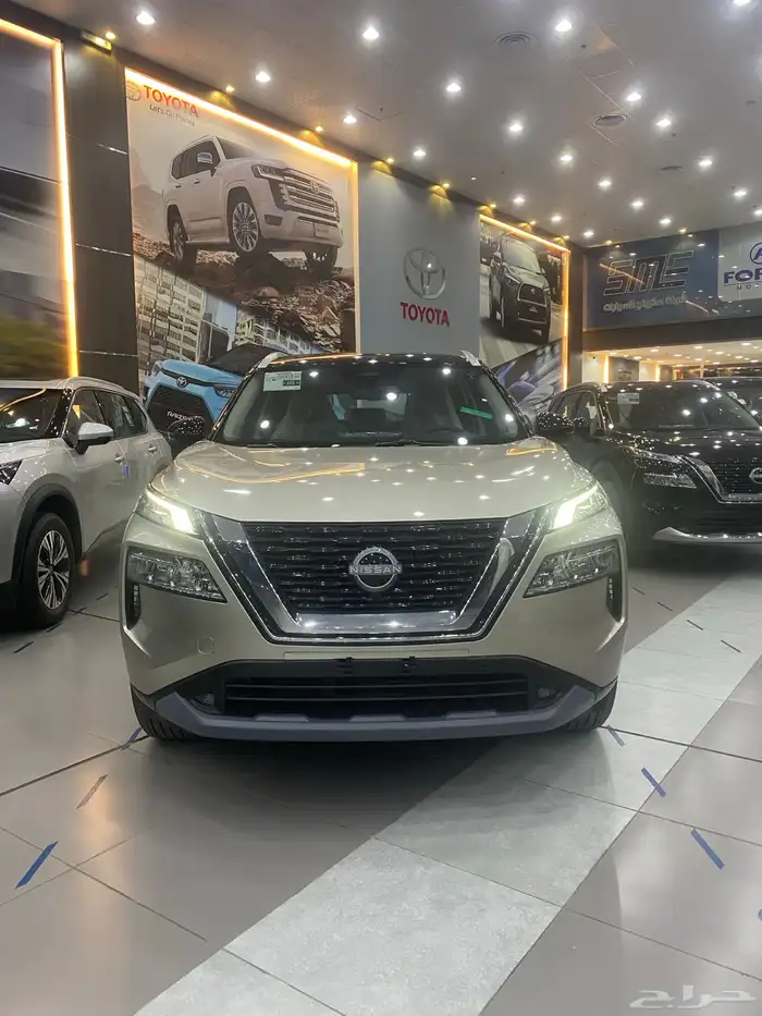 نيسان اكستريل SV بلس نص فل سقف اسود 2025 جديد اصفار 0