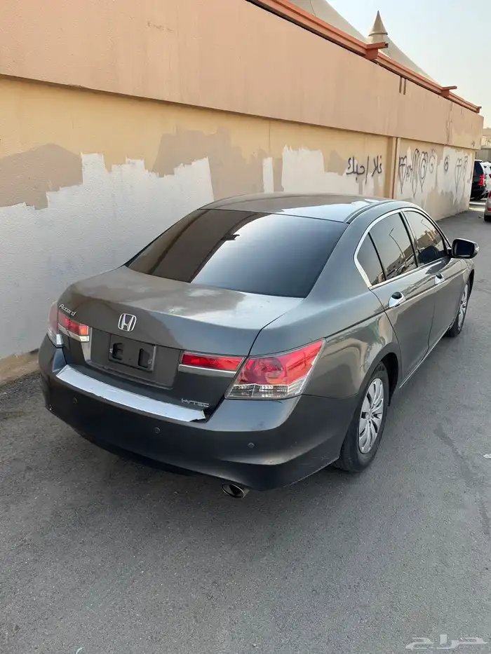 للبيع هوندا اكورد للبدل فقط 4