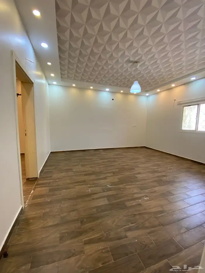 شقة غرفة وصاله ومطبخ 1