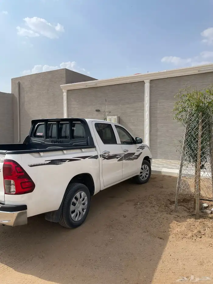 للبيع سياره هايلكس Glx 1