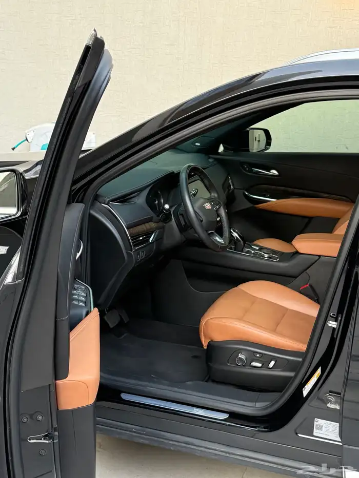 كاديلاك XT4 موديل 2023 للبيع 2