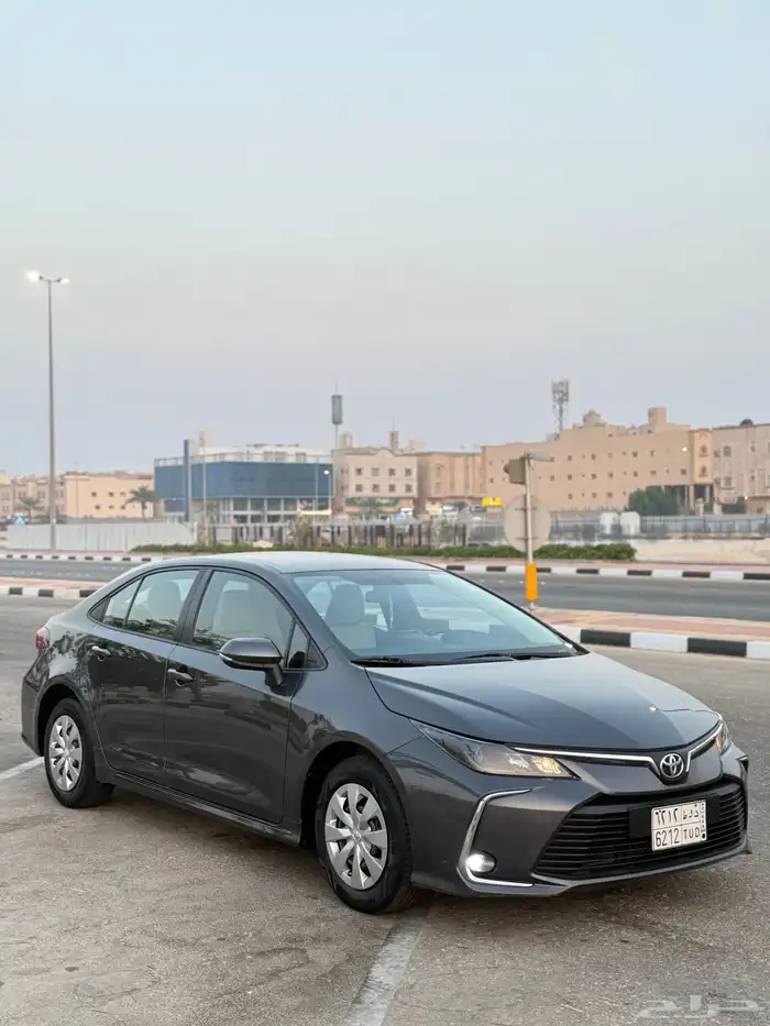 (تم البيع تم البيع)تويوتا كورولا 2021 قمه بنضافه 2