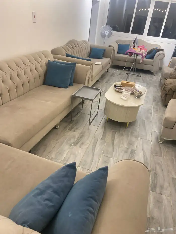 صالون ضيوف كامل عمره خمسه سنوات نظيف جدا 0