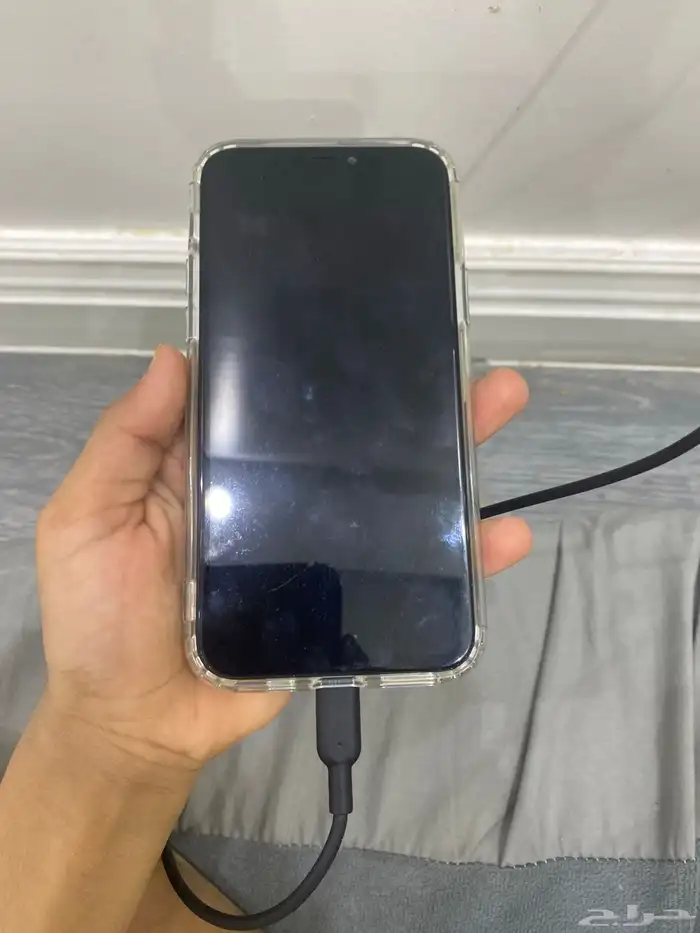 سلام عليكم جوال 11برو نظيف لافي سي ولاشي بطاريه 100 00 1