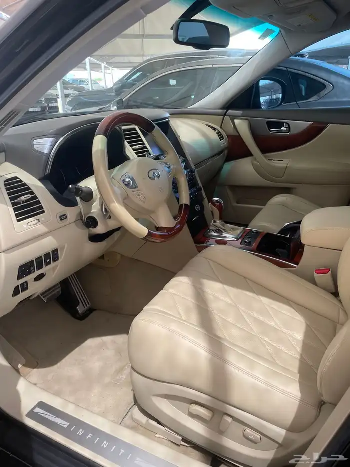 انفنتي Qx70 موديل 2016 4