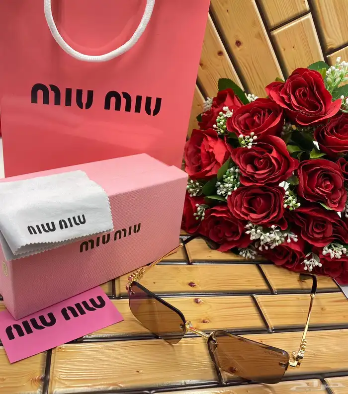 نظارات من ماركة miu miu نسائي اهدي من تعز عليه 9