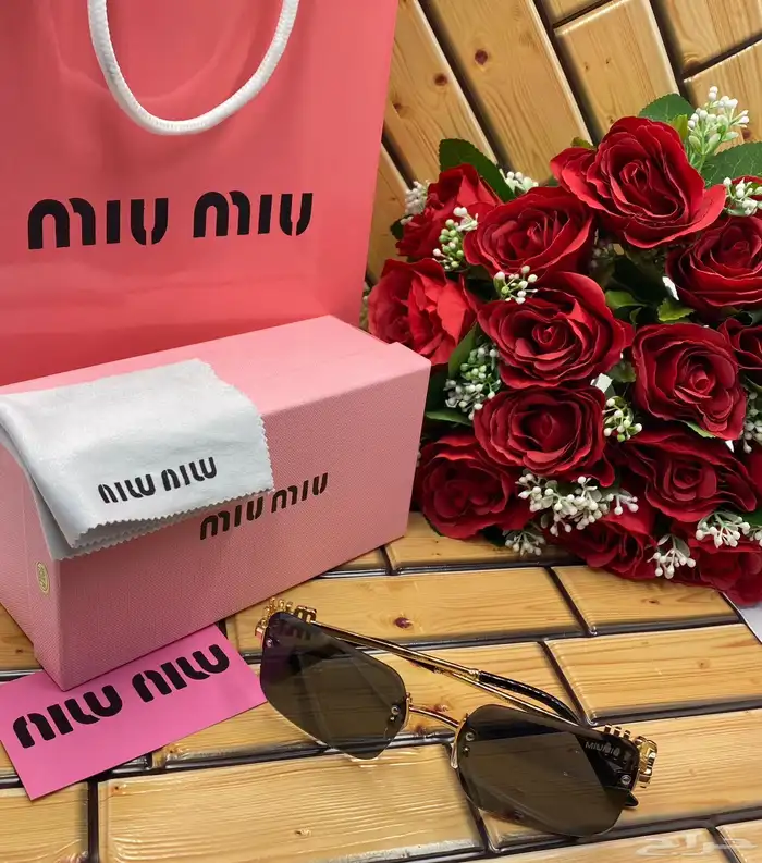 نظارات من ماركة miu miu نسائي اهدي من تعز عليه 1