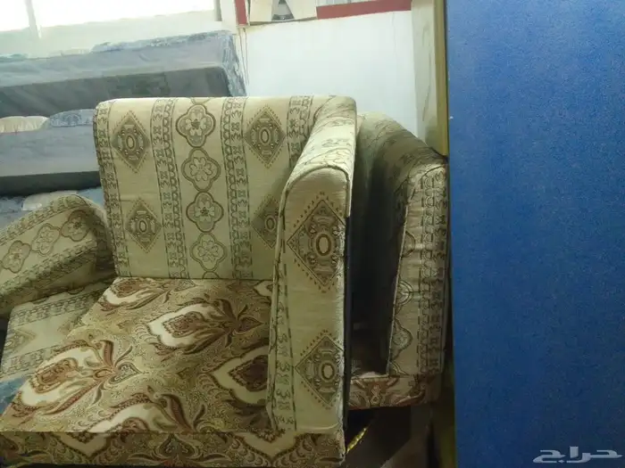 كنب 4 في 5 وأربع مساند وسجاده 1