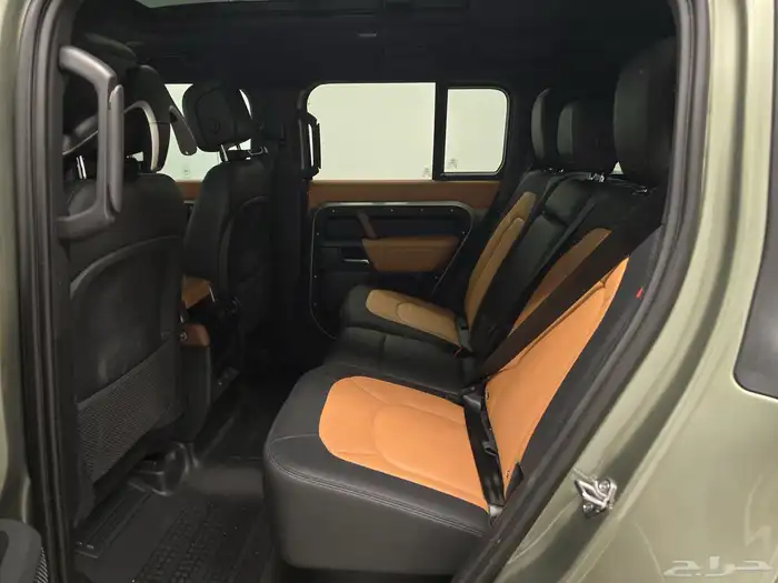 2023 Land Rover Defender 110 X-Dynamic SE 6