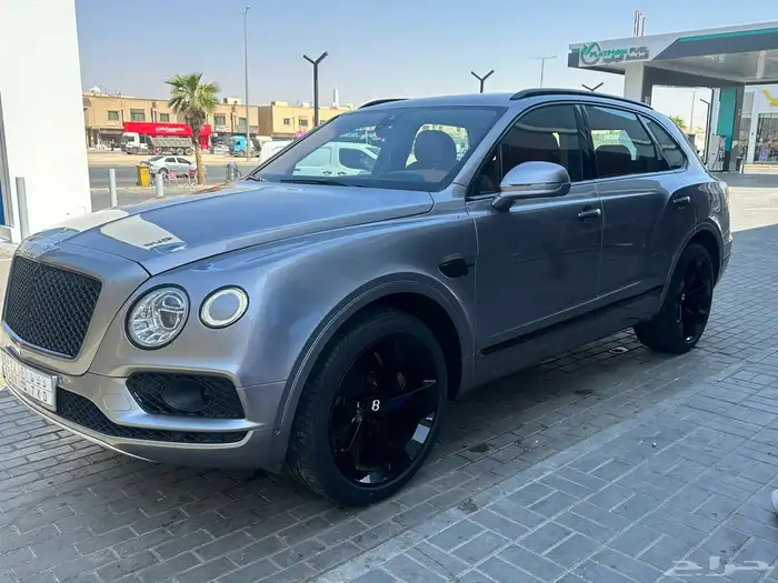 للبيع جيب بنتلي بينتايجا موديل 2020 4
