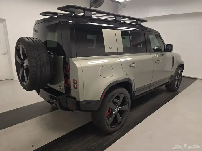 2023 Land Rover Defender 110 X-Dynamic SE 1