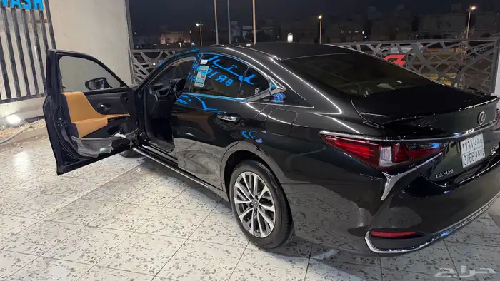 لكزس 2023 ممشى قليل مخزنه للبيع او البدل 4