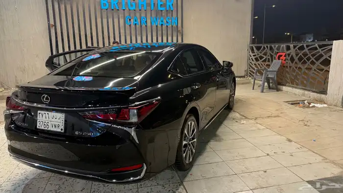 لكزس 2023 ممشى قليل مخزنه للبيع او البدل 2