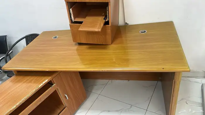 طاولة مكتبية 2