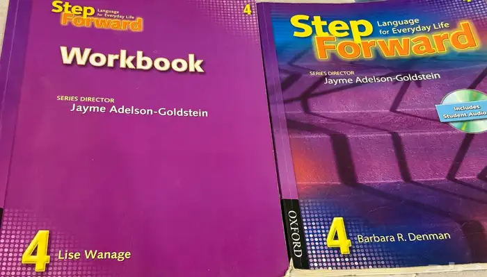 كتب إنجليزي جامعية مستعملة (Step Forward   Headway) 2