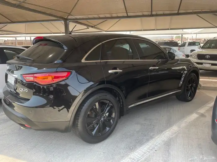 انفنتي Qx70 موديل 2016 3