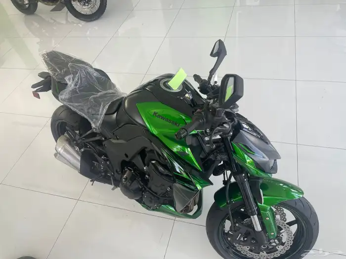 كاواساكي ZR 1000 ستريت فايتر 2023 2