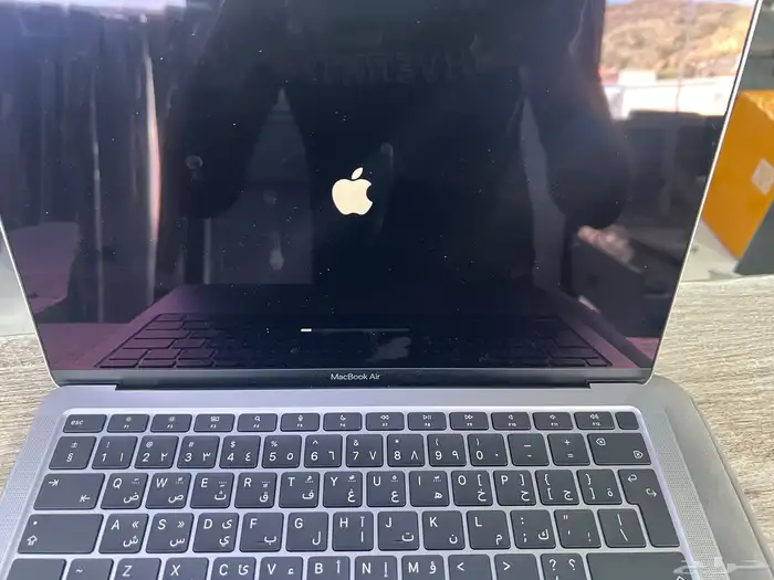 ماك بوك اير ام 1 موديل 2020 2