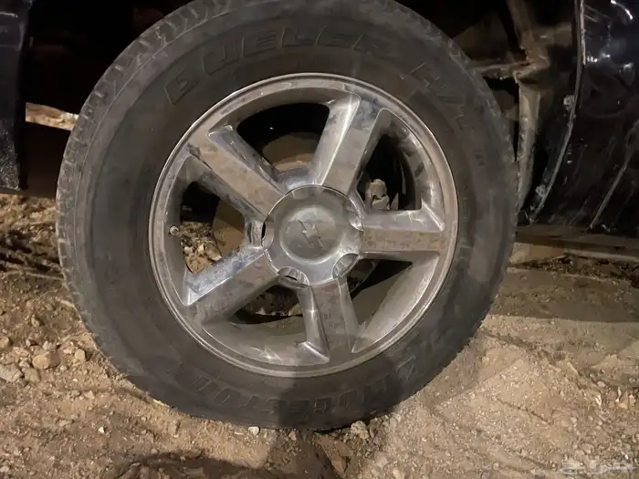 عدد 5 جنوط20 و 4 كفرات نظيفة تاهو 2009 8