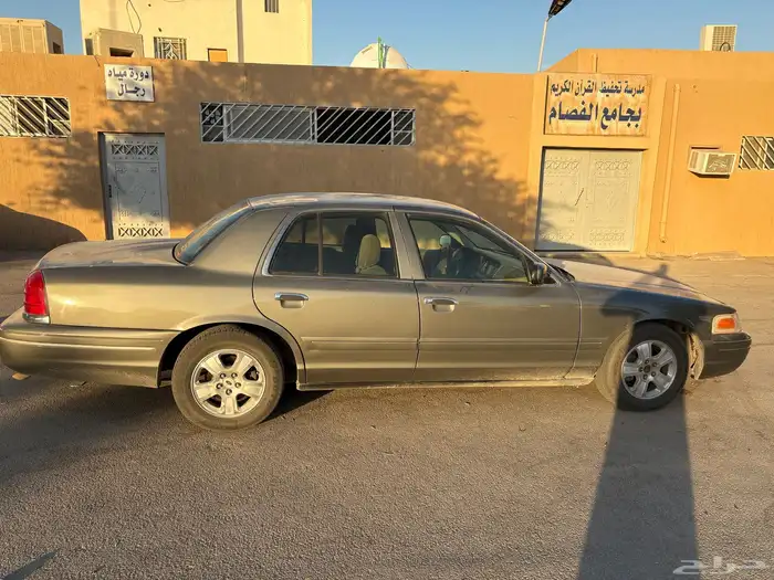 فورد كراون فيكتوريا 2