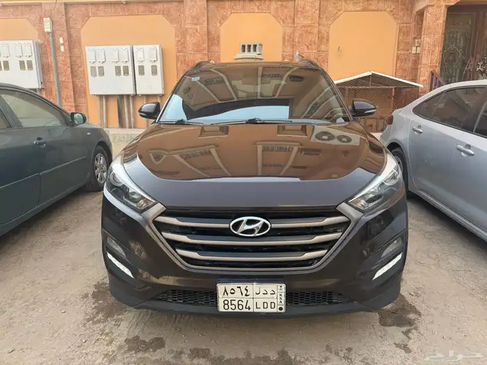 للبيع توسان بنزين 2018 0
