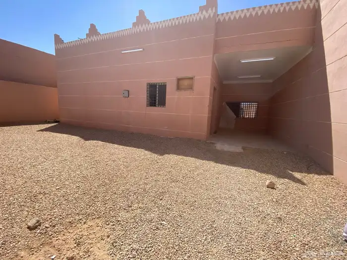 ثلاث استراحات للايجار 0