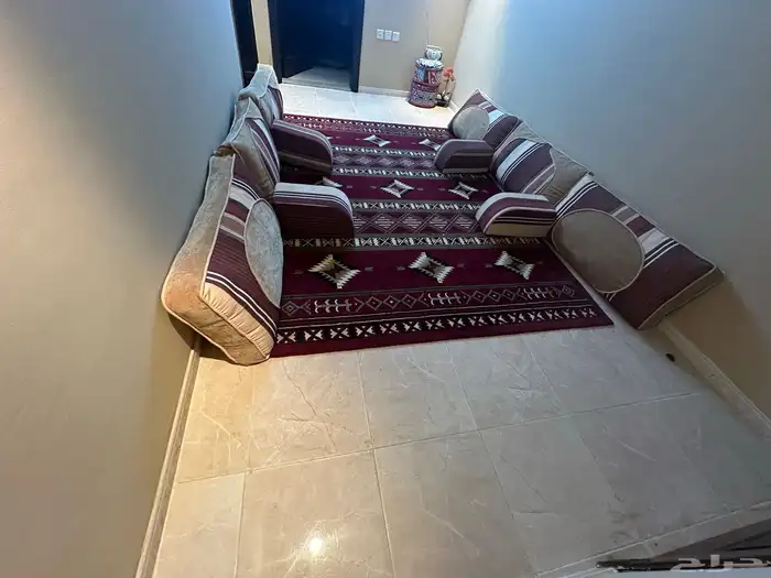 كنب مجلس نظيف جدا 1