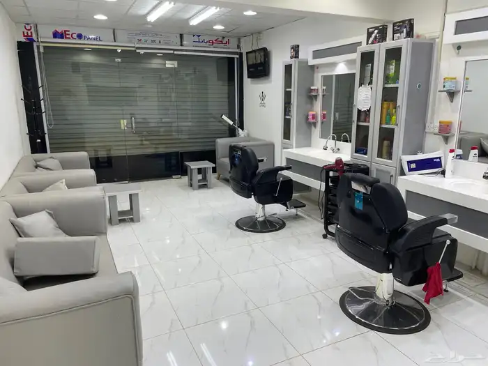 ديكور وكراسي وأغراض حلاق للبيع 4