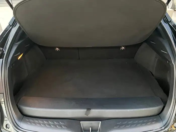تويوتا سي اتش ار C-HR هايبرد 11