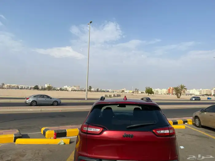 للبيع جيب شيروكي 2016 2