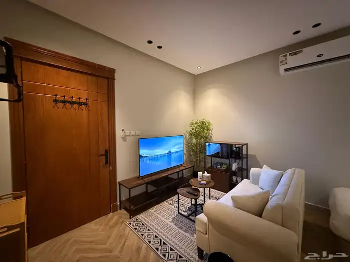 استيديو مميز إيجار شهري 7