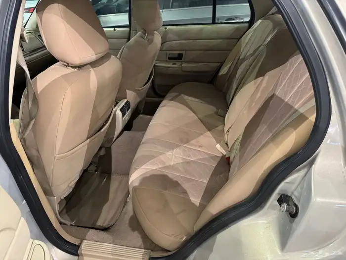 للبيع فورد كراون فكتوريا موديل 2008 4