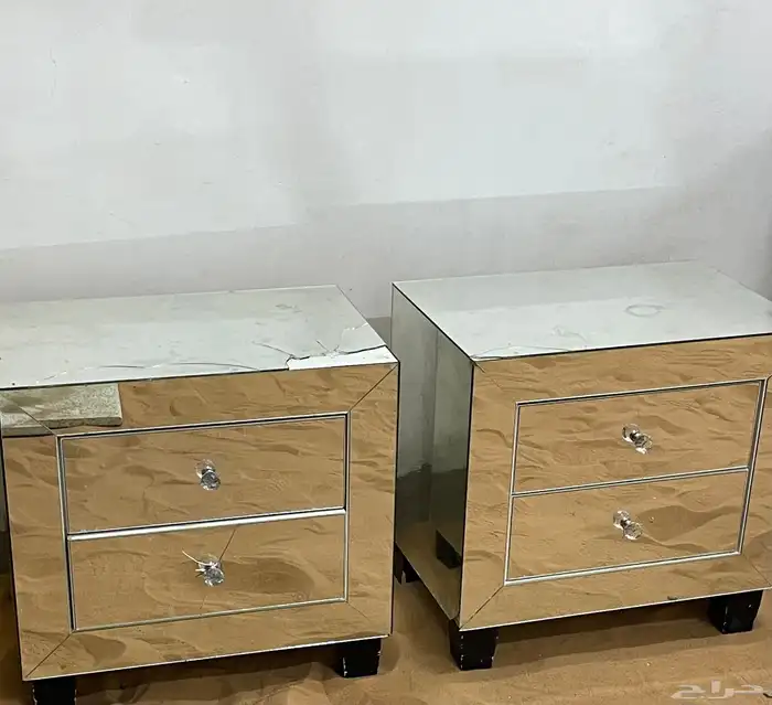 كنب. ودولاب. وسرير. وطاوله 1