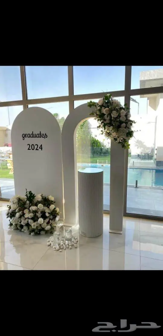 للبيع كوش واستقبال عربات ملكة ورد صناعي وغيرها 8