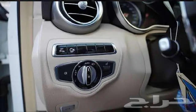 مرسيدس C200 2015 نظافة عالية بلاك اديشن كت AMG 10