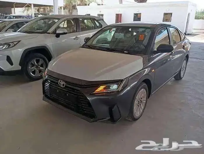 تويوتا يارس استاند Y ونص فل Y PLYS موديل 2026 2