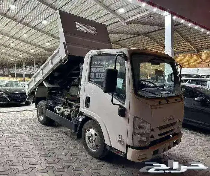 ايسوزو 2025 قلاب 3 طن ديزل كاش وتقسيط 0
