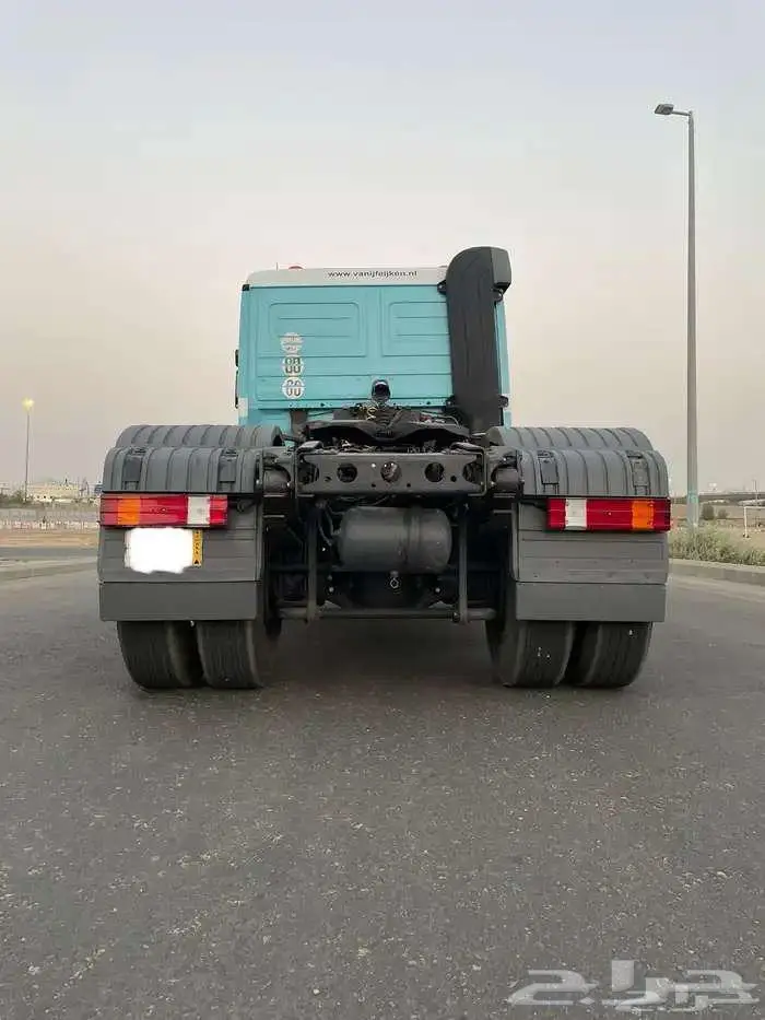 راس مرسيدس اكتروس 4X4 موديل 2008 طراز 2048 13