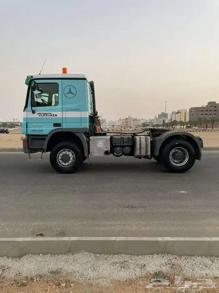 راس مرسيدس اكتروس 4X4 موديل 2008 طراز 2048 1