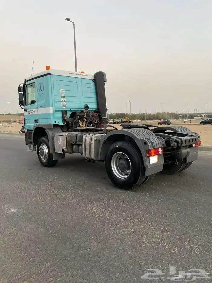 راس مرسيدس اكتروس 4X4 موديل 2008 طراز 2048 6