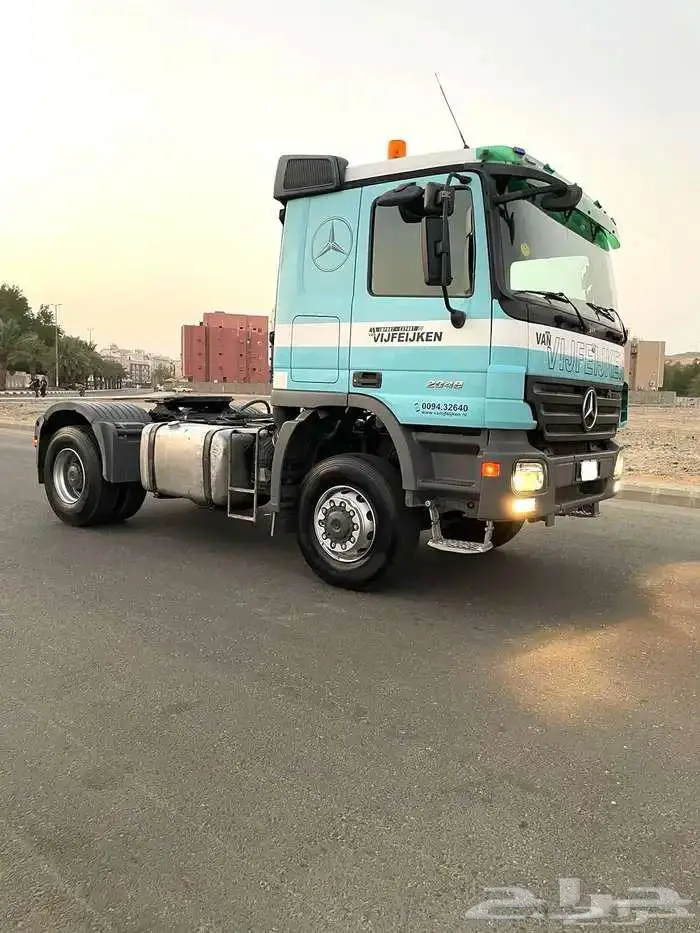 راس مرسيدس اكتروس 4X4 موديل 2008 طراز 2048 9