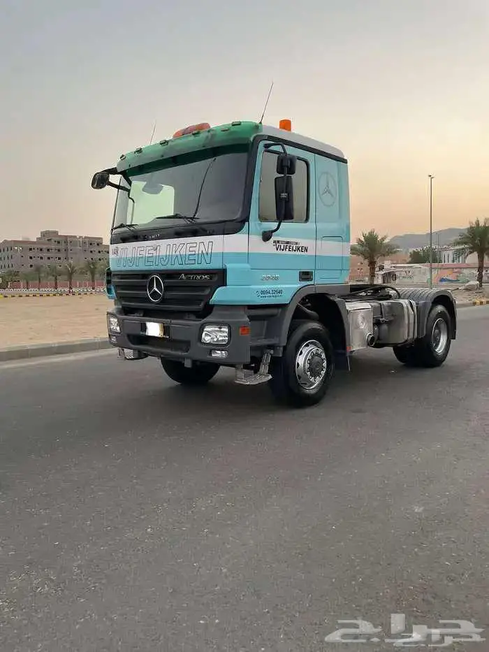 راس مرسيدس اكتروس 4X4 موديل 2008 طراز 2048 15