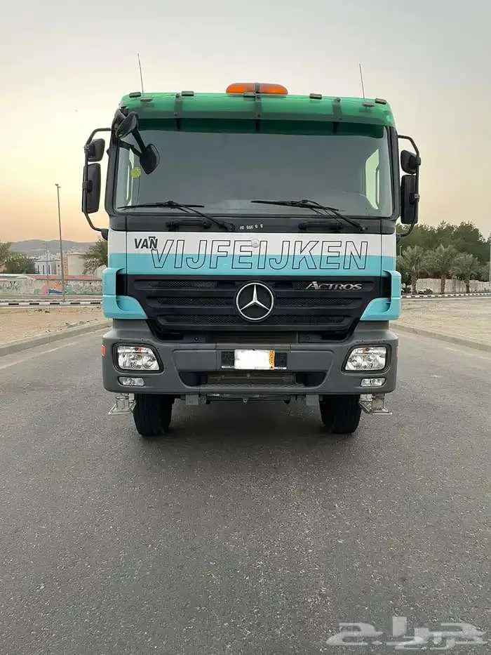 راس مرسيدس اكتروس 4X4 موديل 2008 طراز 2048 16