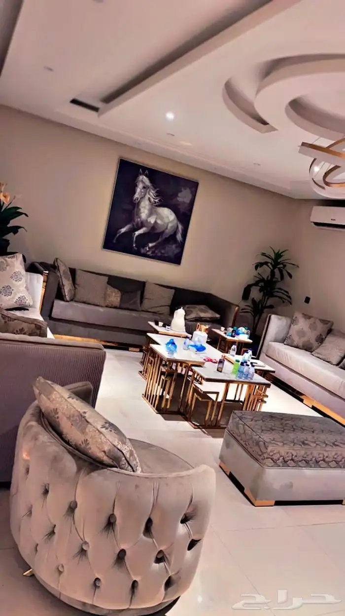 للايجار شقة مؤثثة فاخرة حي السلامة 0