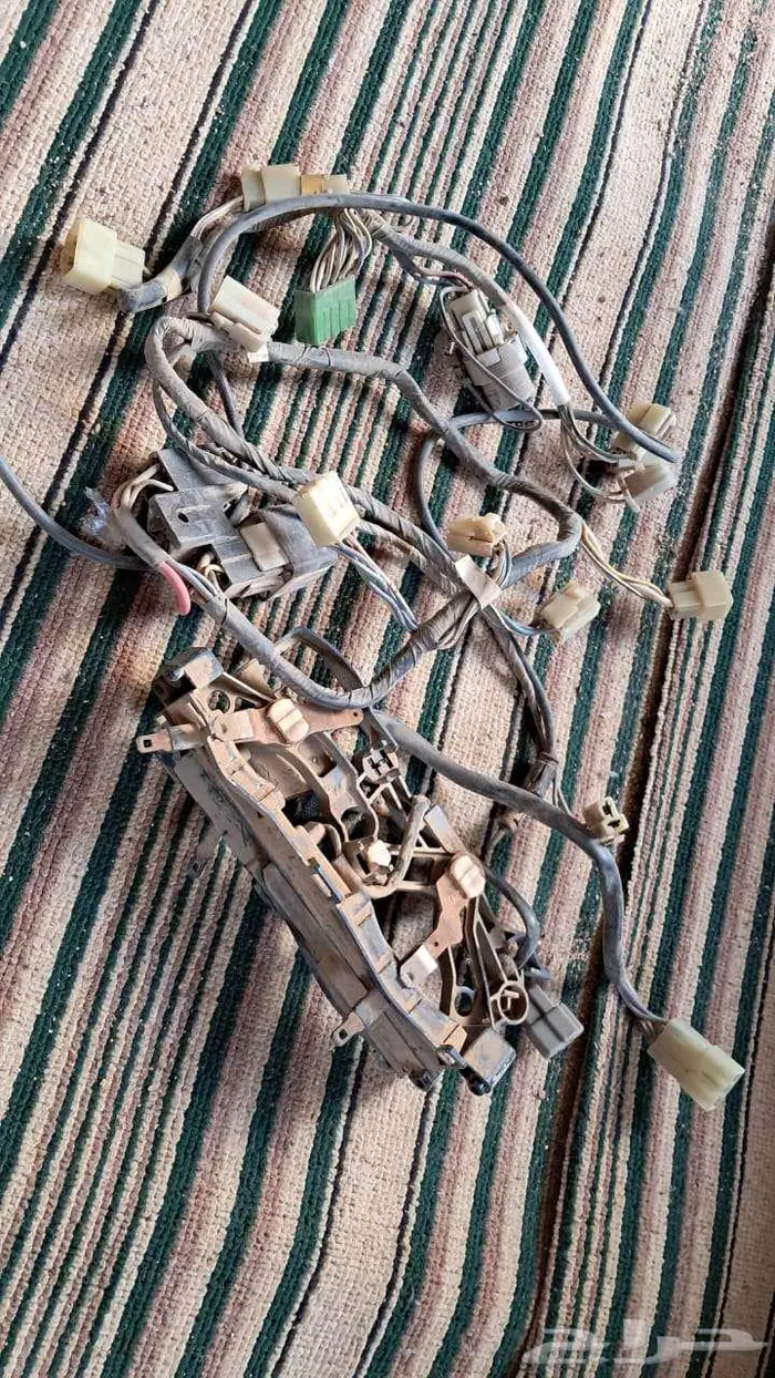 للبيع قطع هلكس تشليح من مديل 84 إلى 88 30