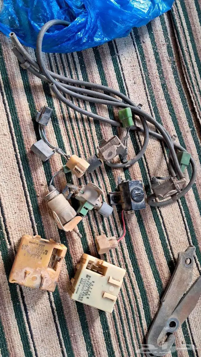 للبيع قطع هلكس تشليح من مديل 84 إلى 88 32