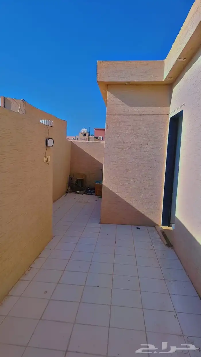 شقه مدخل مستقل 2200 6