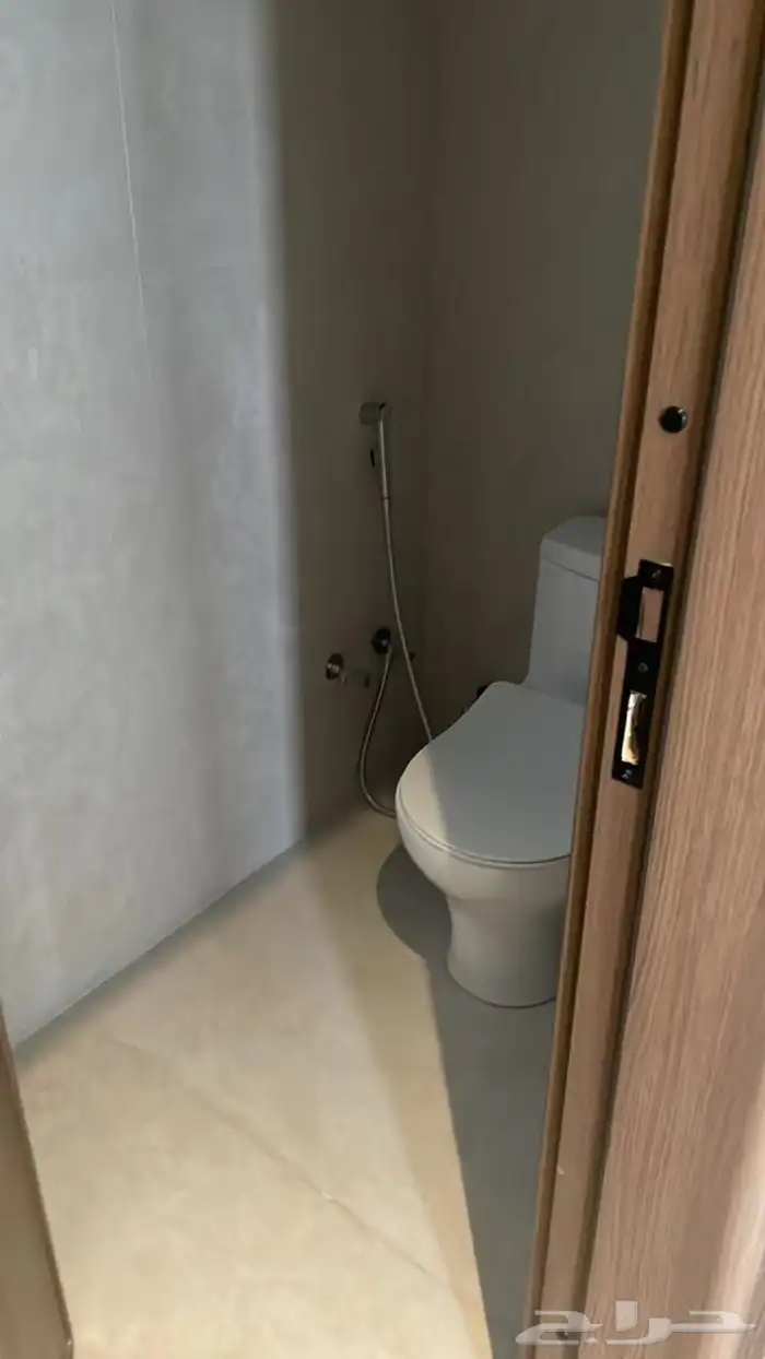 للإيجار فلة بالعارض 4